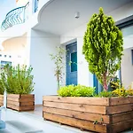 Julipapas Gardens *