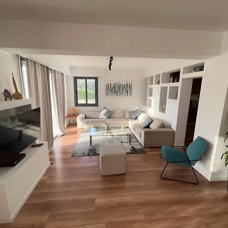 Julipapas Gardens Apartment