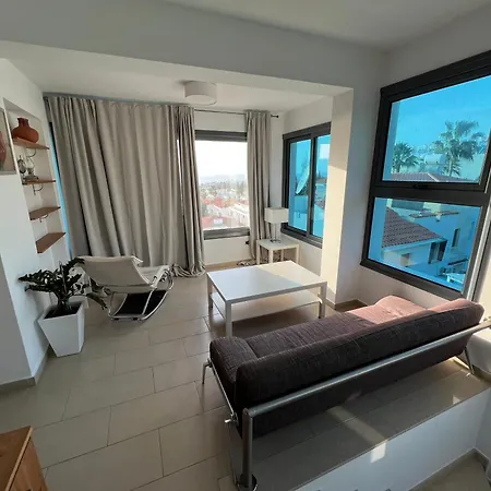 Julipapas Gardens Apartment