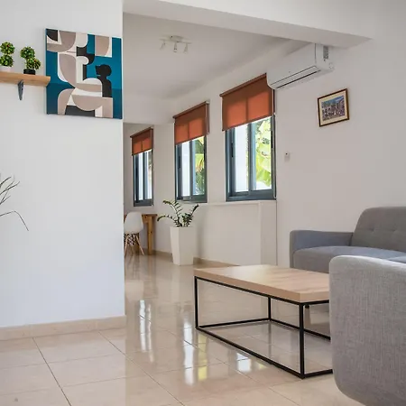 Apartament Julipapas Gardens